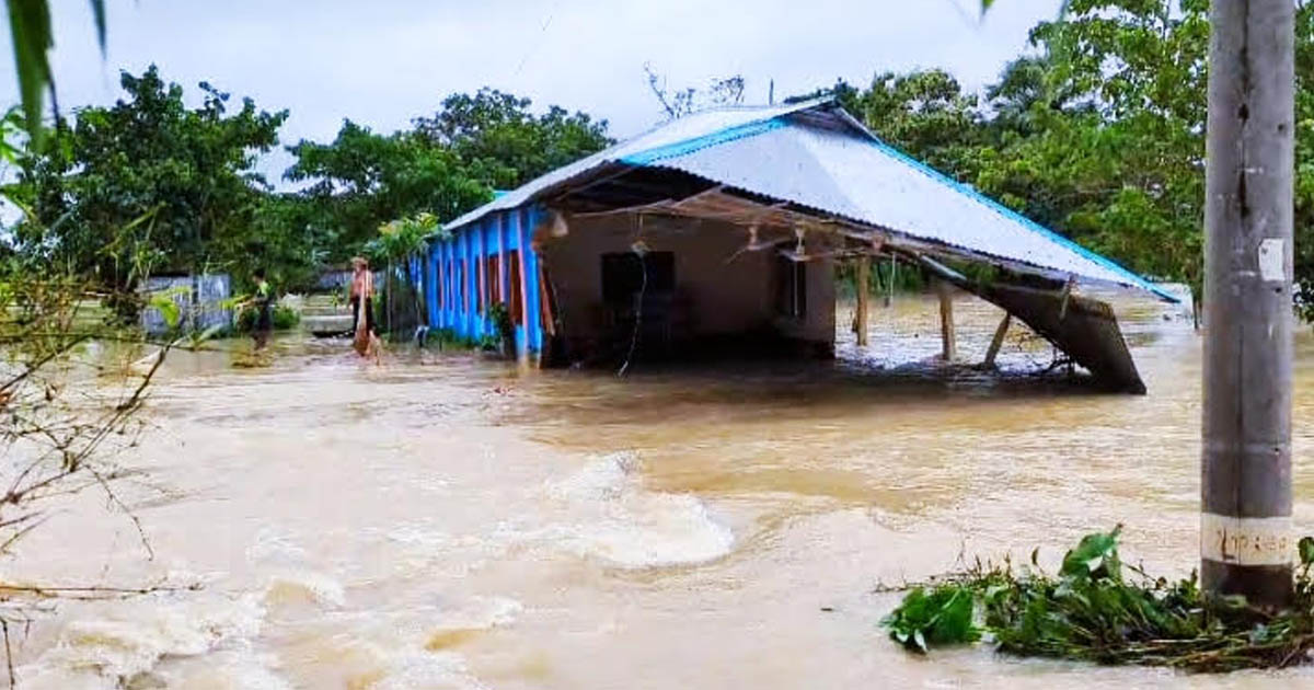 কলমাকান্দায় পাহাড়ি ঢলে প্লাবিত একাধিক গ্রাম
