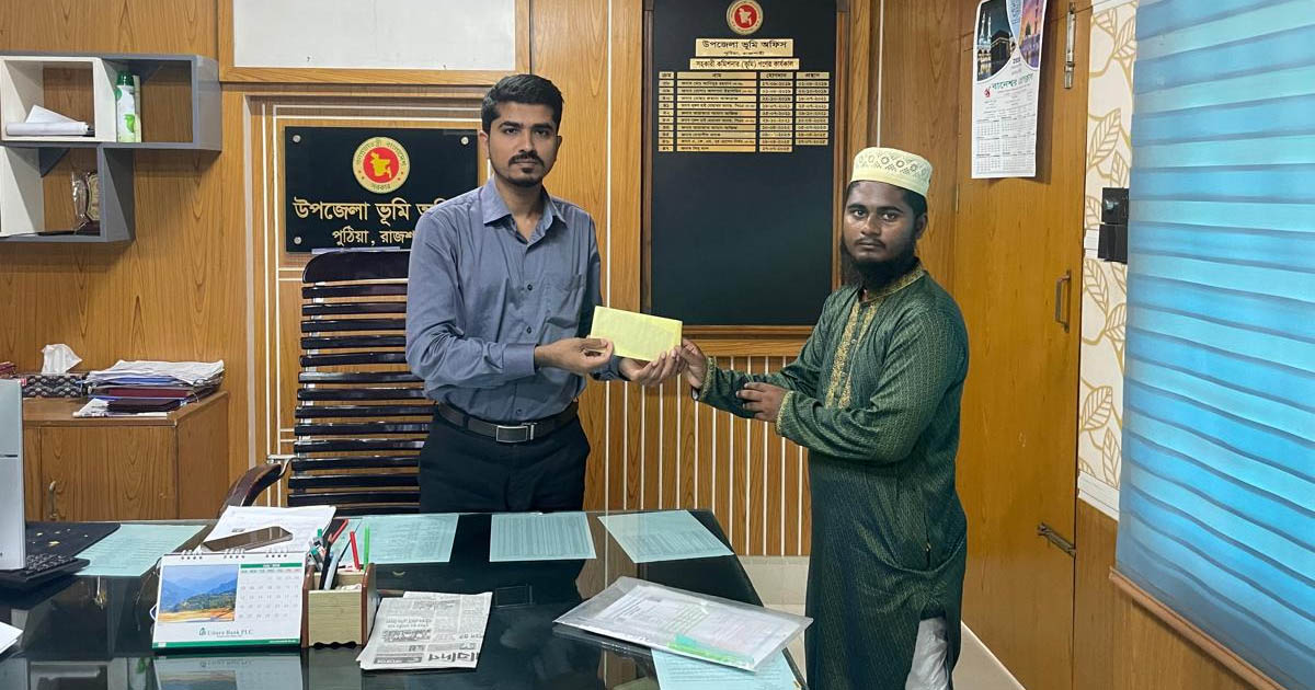 বিড়ালদহ মাদ্রাসার শিক্ষার্থী রকির পাশে দাঁড়ালেন এসিল্যান্ড শিবু দাশ