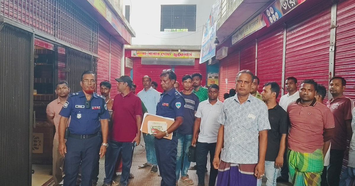 চাঁদপুরে স্বর্ণের দোকান থেকে কারিগরের লাশ উদ্ধার, মৃত্যু নিয়ে রহস্য