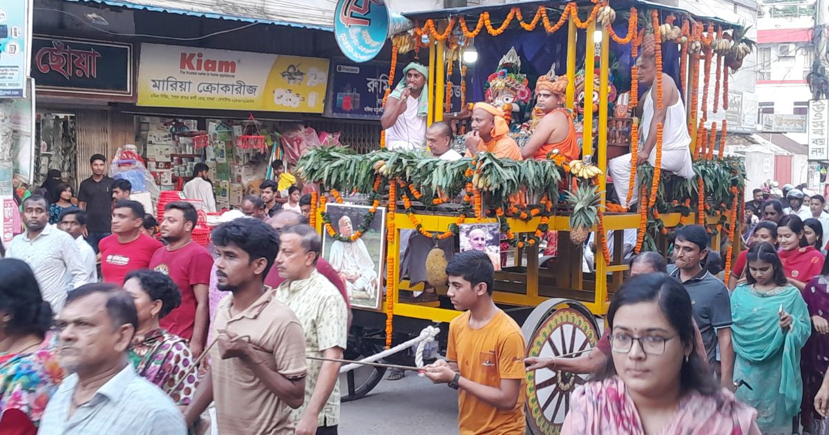কঠোর নিরাপত্তায় মাগুরায় জগন্নাথদেবের রথযাত্রা, ভক্তদের ঢলে মুখর শহর