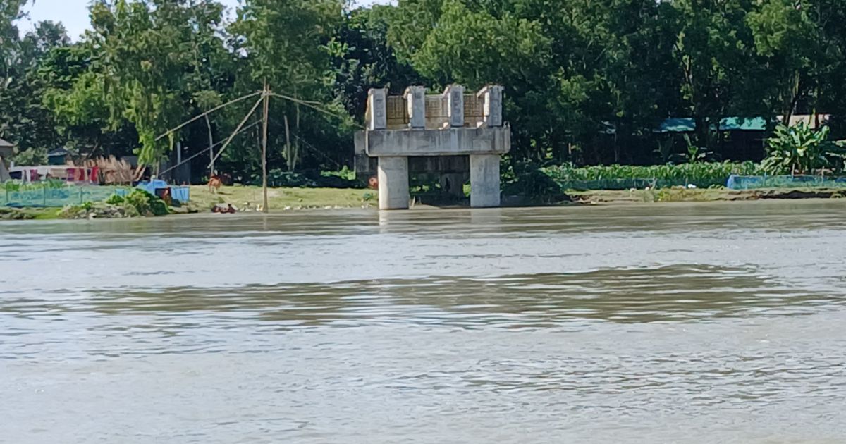 ছয় বছরেও তিন পিলারে আটকে যমুনা সেতুর বিকল্প পথ