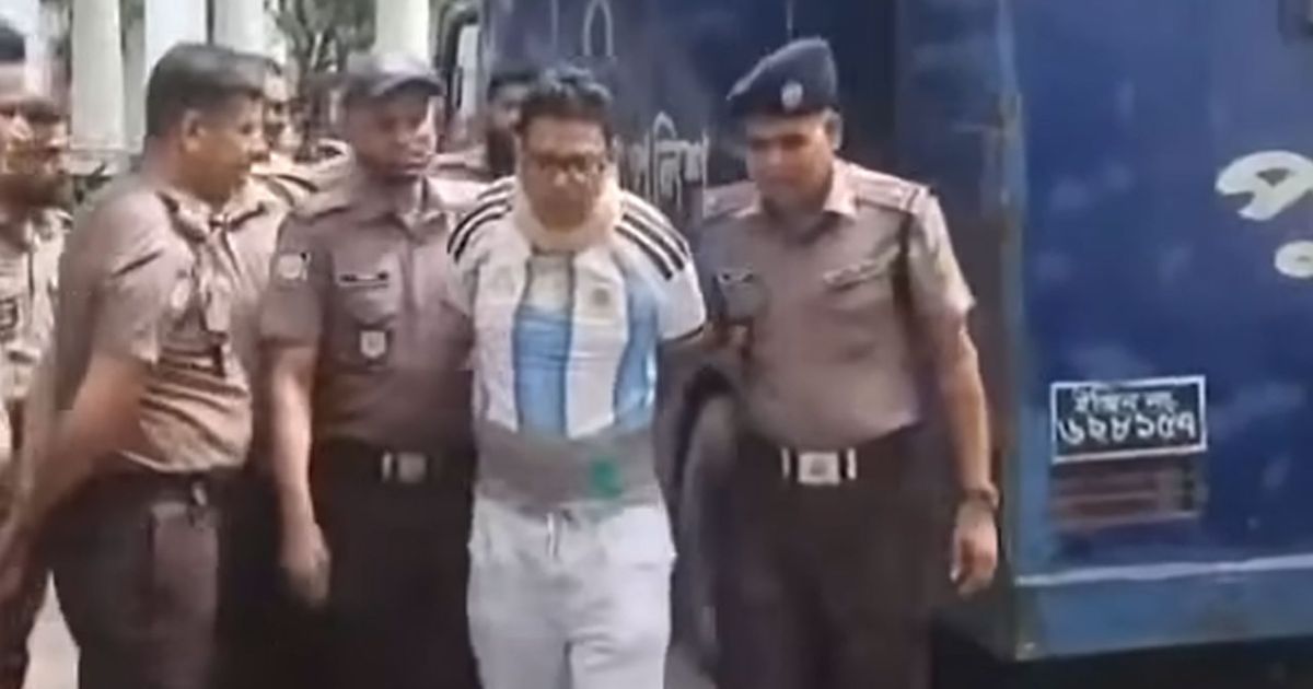 আর্জেন্টিনার জার্সি গায়ে আদালতে হাজির হলেন পলক