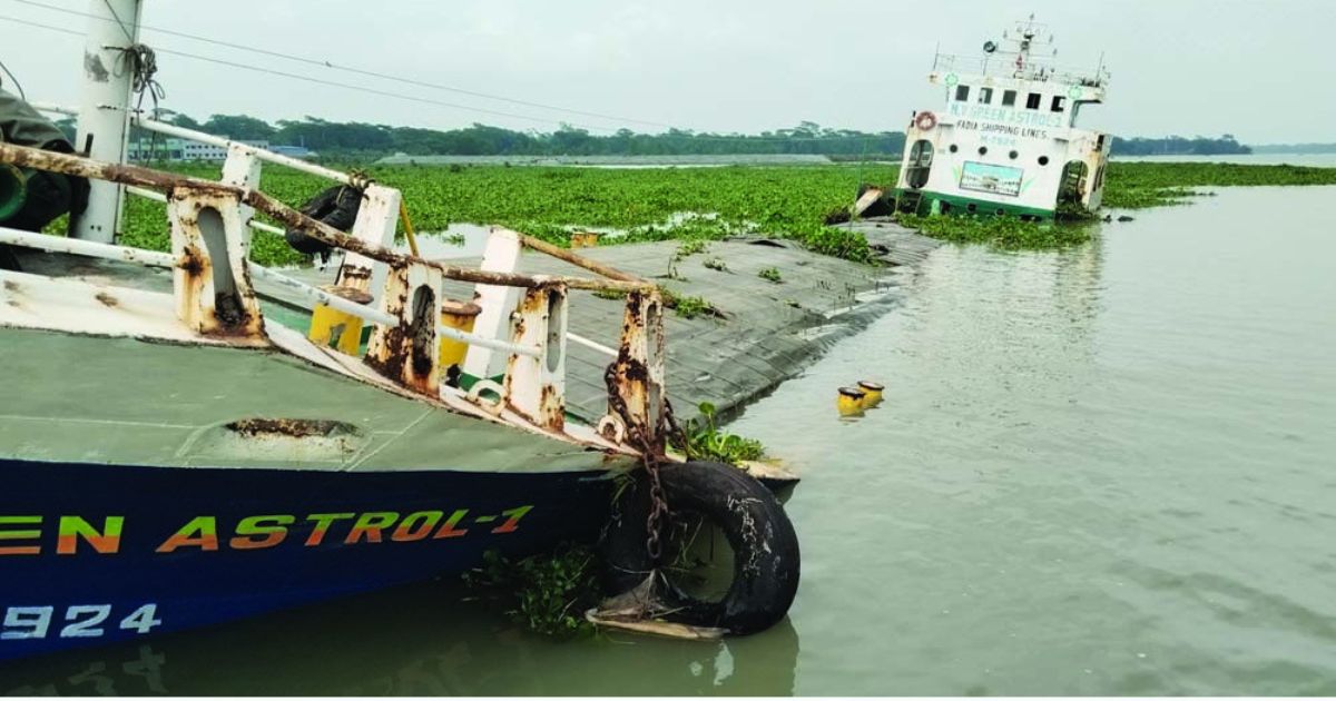 ডুবে থাকা জাহাজ থেকে যুবকের অর্ধগলিত মরদেহ উদ্ধার