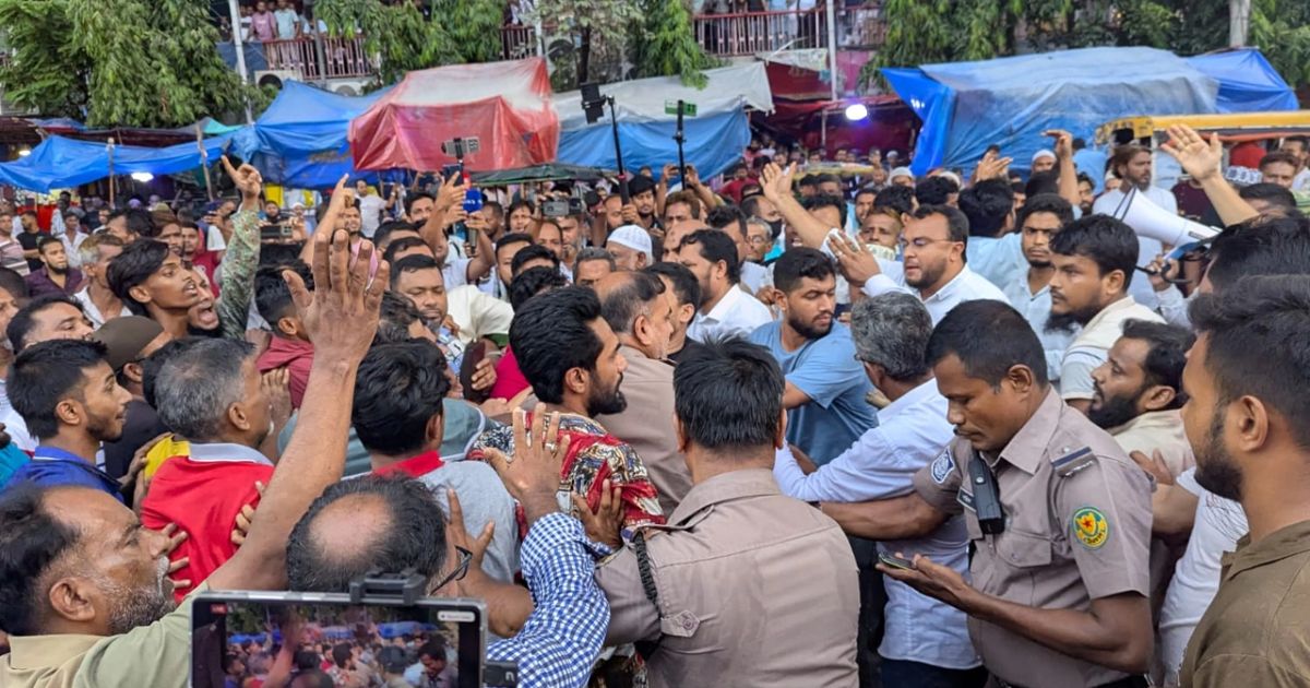 রাজধানীতে জামায়াতের মিছিলে হামলা, পরিস্থিতি উত্তপ্ত