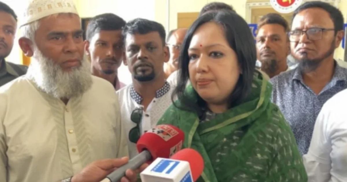 শেখ হাসিনার দেশে ফেরার ক্ষেত্রে কোনো আইনি বাধা নেই