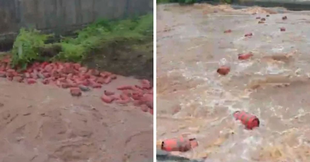 ভারতে বন্যার স্রোতে ভেসে গেল প্রায় ৩ হাজার গ্যাস সিলিন্ডার