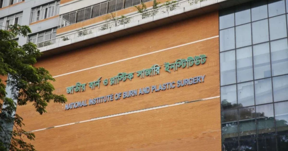 কেরানীগঞ্জে গ্যাস লাইন বিস্ফোরণে ৩ শ্রমিক দগ্ধ