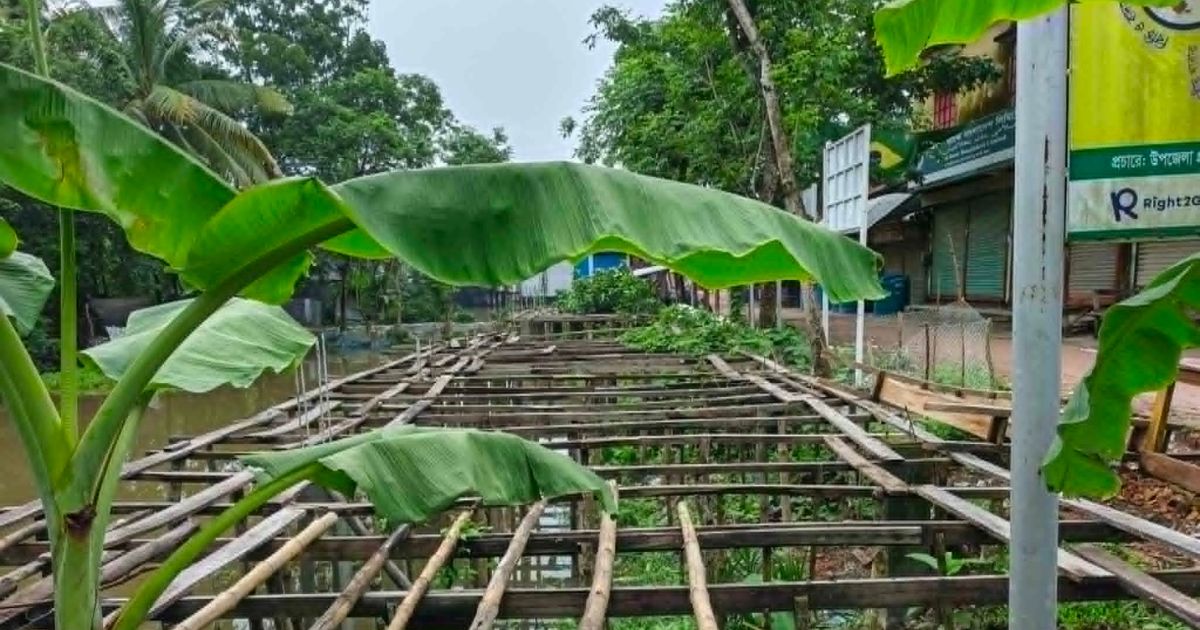 বরগুনায় পাউবোর জমি অবৈধ দখল করে মার্কেট নির্মাণের অভিযোগ