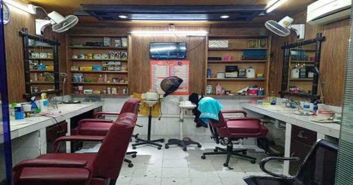 বংশালের সেলুনে এসি বিস্ফোরণ, দগ্ধ ১০
