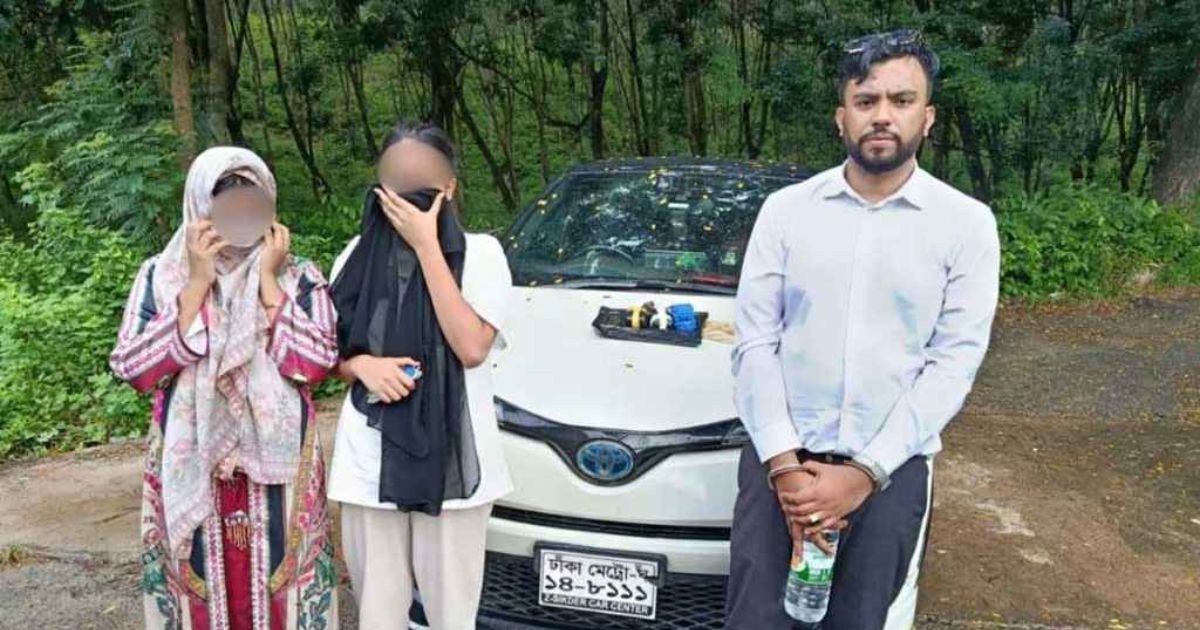 স্বরাষ্ট্র মন্ত্রণালয়ের স্টিকার লাগানো গাড়ি থেকে ইয়াবা উদ্ধার