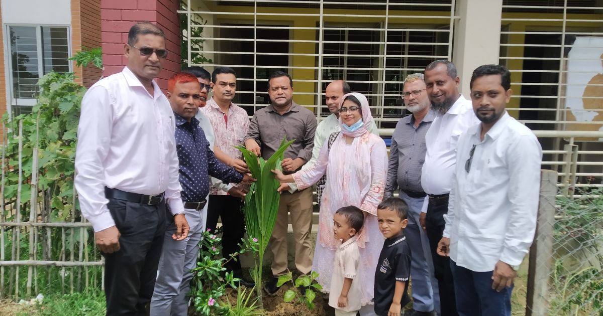 মাটিরাঙ্গা মডেল সরকারি প্রাথমিক বিদ্যালয়ে বৃক্ষরোপণ কর্মসূচি অনুষ্ঠিত