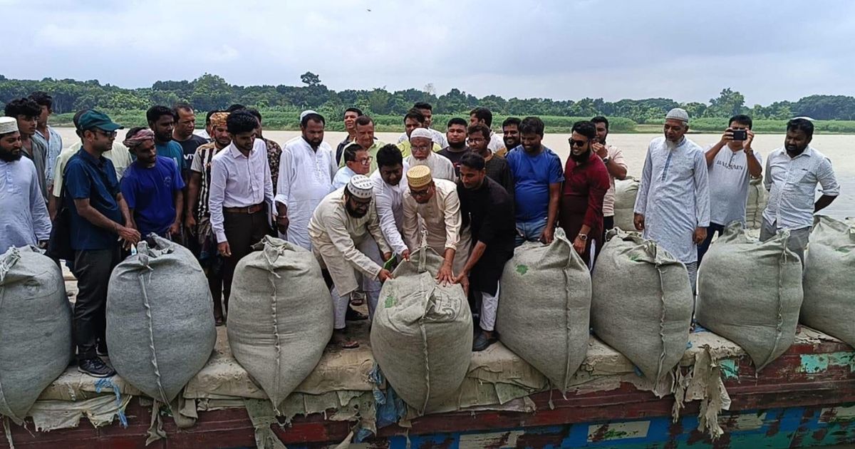 খোকসায় গড়াই নদীর তীররক্ষা বাঁধে ভাঙন, জিও ব্যাগ ফেলার কাজের উদ্বোধন