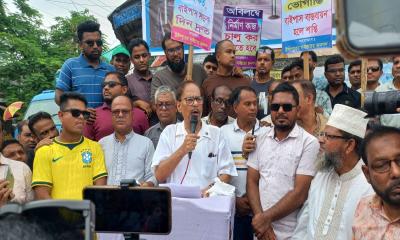 উলিপুরে বাইপাস সড়কের দাবিতে মানববন্ধন অনুষ্ঠিত