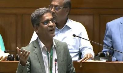 আগে রিকশায় চড়তেন, এখন জুলাই চেতনা বিক্রি করে প্রাডোতে চড়েন