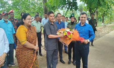 রাজস্থলী উপজেলা পরিদর্শন শেষে বিভাগীয় কমিশনারের সন্তোষ প্রকাশ