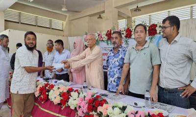 ফেনীতে টিআর-কাবিখা প্রকল্পের চেক বিতরণ