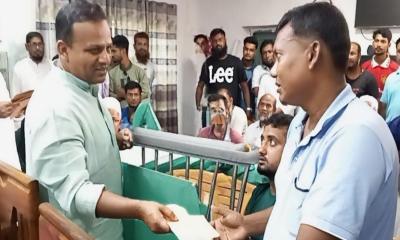 মেহেন্দিগঞ্জে ২১ দুস্থ রোগীর হাতে সরকারি অনুদানের চেক