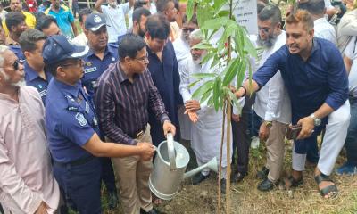 সোনারগাঁয়ে শিক্ষার্থীদের মাঝে ৫ হাজার বৃক্ষ বিতরণ