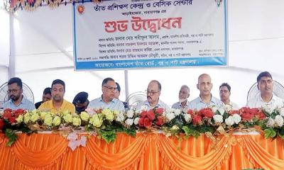 বাংলার ঐতিহ্যবাহী তাঁতশিল্পকে বাঁচিয়ে রাখতে কাজ করছে সরকার