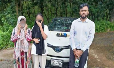স্বরাষ্ট্র মন্ত্রণালয়ের স্টিকার লাগানো গাড়ি থেকে ইয়াবা উদ্ধার