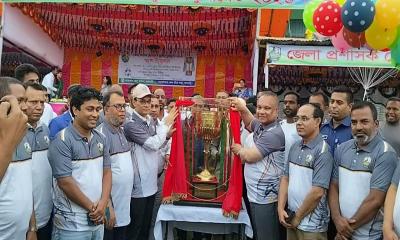 ঝালকাঠিতে জেলা প্রশাসক গোল্ডকাপ ফুটবল টুর্নামেন্টের উদ্বোধন