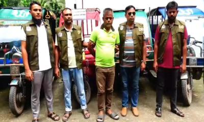 লালমনিরহাটে ৫টি চোরাই ইজিবাইকসহ চোরচক্রের সদস্য গ্রেপ্তার
