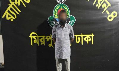 মাজারে ‘শিকল সাইজি’ সেজেও শেষ রক্ষা হলো না