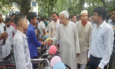 সবাইকে নিয়ে আমরা মানবিক বাংলাদেশ গড়তে চাই
