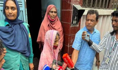 খুলনায় গৃহকর্মী নির্যাতনের ঘটনায় মামলা, গ্রেপ্তার পুলিশ দম্পতি