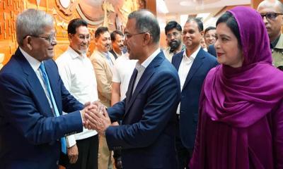 প্রধানমন্ত্রী তারেক রহমানের প্রথম বিদেশ সফর, সঙ্গী হয়েছেন যাঁরা!