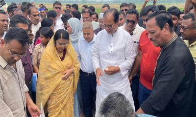 পার্শ্ববর্তী দেশের পানি বৈষম্যের কারণে আমাদের নদীগুলো শুকিয়ে যাচ্ছে