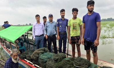 চলনবিলে অবৈধ জালের বিরুদ্ধে দিনব্যাপী অভিযান