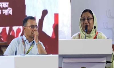 জুলাই শহীদের মায়ের আবেগঘন বক্তব্যে চোখ ভিজল প্রধানমন্ত্রীর