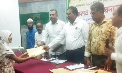কুড়িগ্রামে কৃতি শিক্ষার্থীদের মাঝে সনদ ও বৃত্তির অর্থ বিতরণ