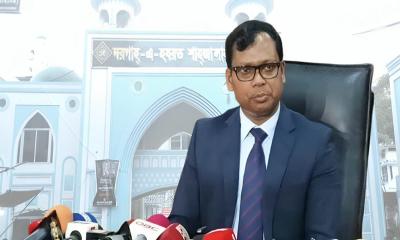 শাহজালাল মাজারে ৫ লাখ টাকা দান করলেন বিদায়ী ডিসি সারওয়ার