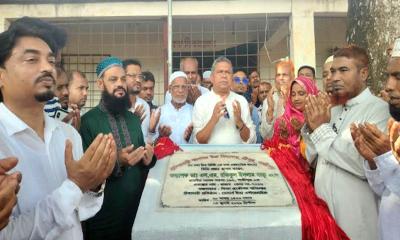 শ্রীপুরে আনসার উচ্চ বিদ্যালয়ের নতুন ভবনের ভিত্তিপ্রস্তর স্থাপন ও চারা বিতরণ
