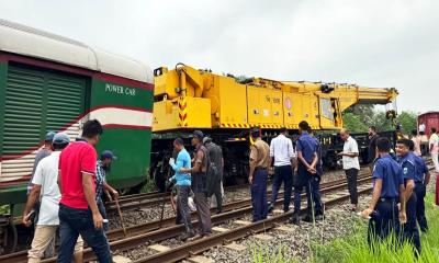 ঈশ্বরদীতে একতা এক্সপ্রেস লাইনচ্যুত, ঢাকার সঙ্গে উত্তরাঞ্চলের ট্রেন চলাচল বন্ধ
