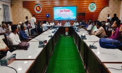 যশোরে খুলনা বিভাগের ৭০ সাংবাদিকের মাঝে কল্যাণ ট্রাস্টের চেক বিতরণ