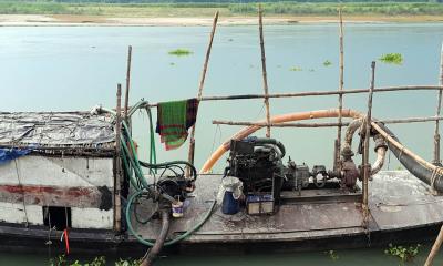 মাগুরা গড়াই নদী চলছে বালু লুটের মহোৎসব