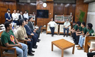 প্রধানমন্ত্রীর সঙ্গে স্বর্ণপদকজয়ী অলিম্পিয়াড শিক্ষার্থীদের সাক্ষাৎ