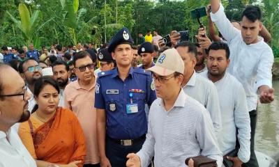 ভাঙনের মুখে বড়ইয়া, সরেজমিনে পরিদর্শন করলেন এমপি ও ডিসি