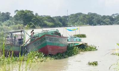 কালকিনির কানুরগাঁওয়ে অবৈধ বালু উত্তোলন, ঝুঁকিতে বসতভিটা ও ফসলি জমি