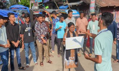 শিক্ষামন্ত্রীর মন্তব্যের প্রতিবাদে ঝালকাঠিতে শিক্ষার্থীদের বিক্ষোভ ও সড়ক অবরোধ