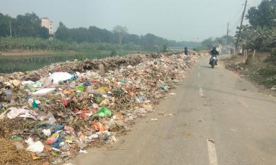 মহেশপুরে পৌর কার্যালয়ের সামনে ময়লার ভাগাড়