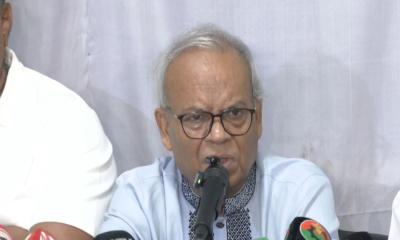 শান্তিপূর্ণ পরিবেশে ঈদ উদযাপন করছে মানুষ