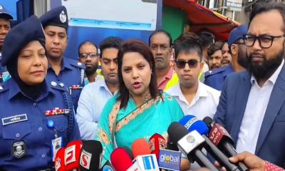 অতিরিক্ত ভাড়া আদায় ঠেকাতে হঠাৎ বাসস্ট্যান্ড পরিদর্শনে ডিসি ফরিদা