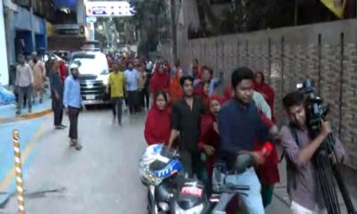 আদ্-দ্বীন হাসপাতালে সাংবাদিকদের ওপর হামলা