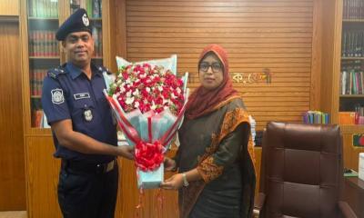 ফেনী জেলা প্রশাসকের সাথে নবাগত পুলিশ সুপারের সৌজন্য সাক্ষাৎ