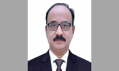 বস্ত্র ও পাট মন্ত্রণালয়ের সচিব হলে শরফ উদ্দিন আহমেদ 