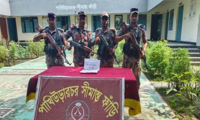 কুড়িগ্রাম সীমান্তে বিজিবির অভিযানে বিপুর পরিমাণ অবৈধ পণ্য জব্দ